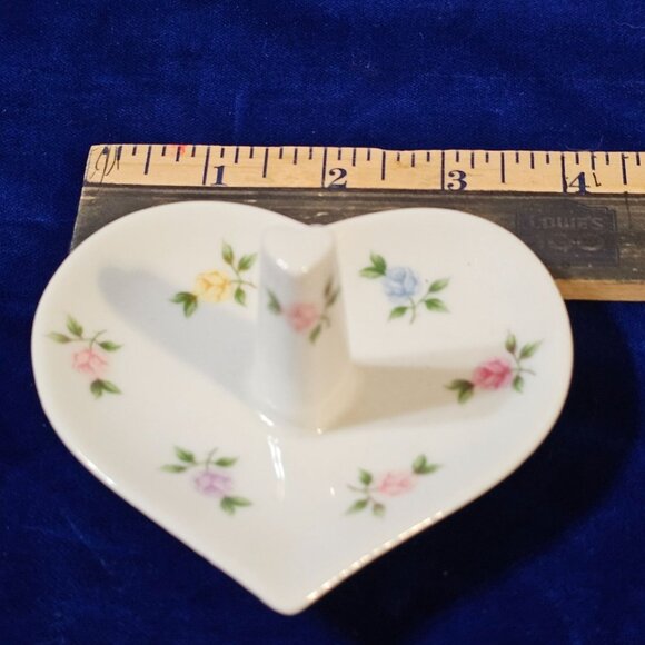 Takahashi San Francisco Lara Heart Shape Porcelain Ring Holder Trinket Dish - Picture 8 of 9